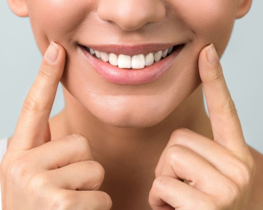 Porcelain Veneers, Toronto Dentist